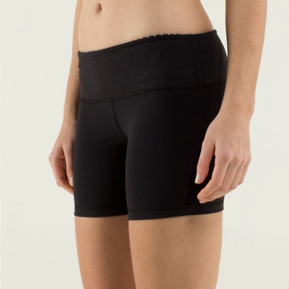 Lululemon Athletica Black Reversible Double Sided Shorts Women’s Size 10 - Picture 3 of 10